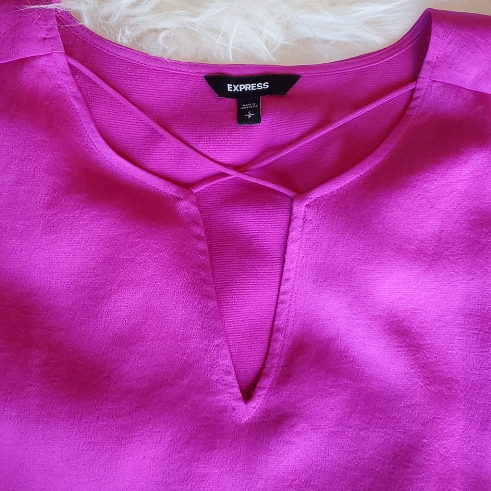 Beautiful Spring Magenta Top - Picture 3 of 4